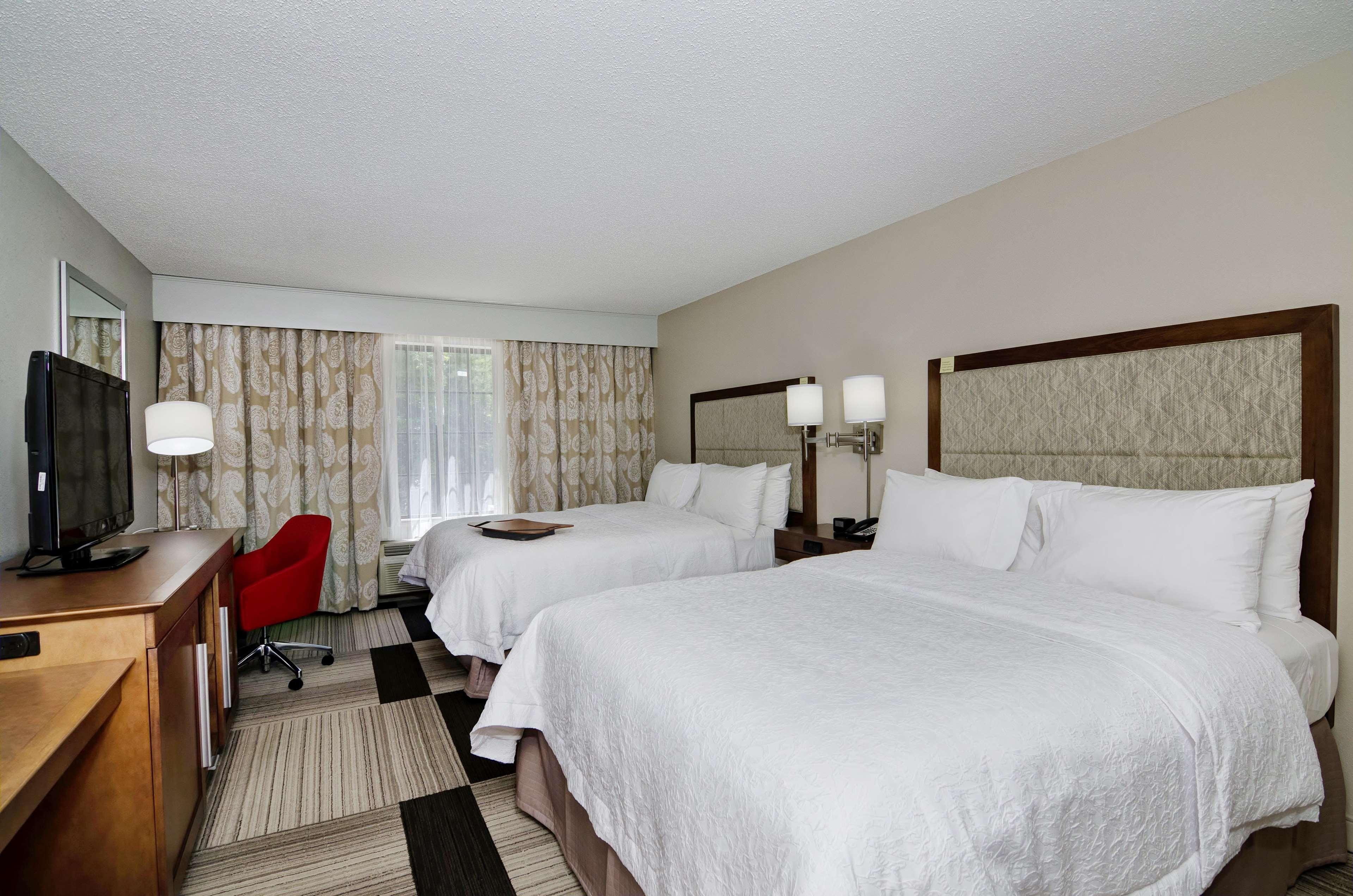 Hampton Inn Salem Exterior photo