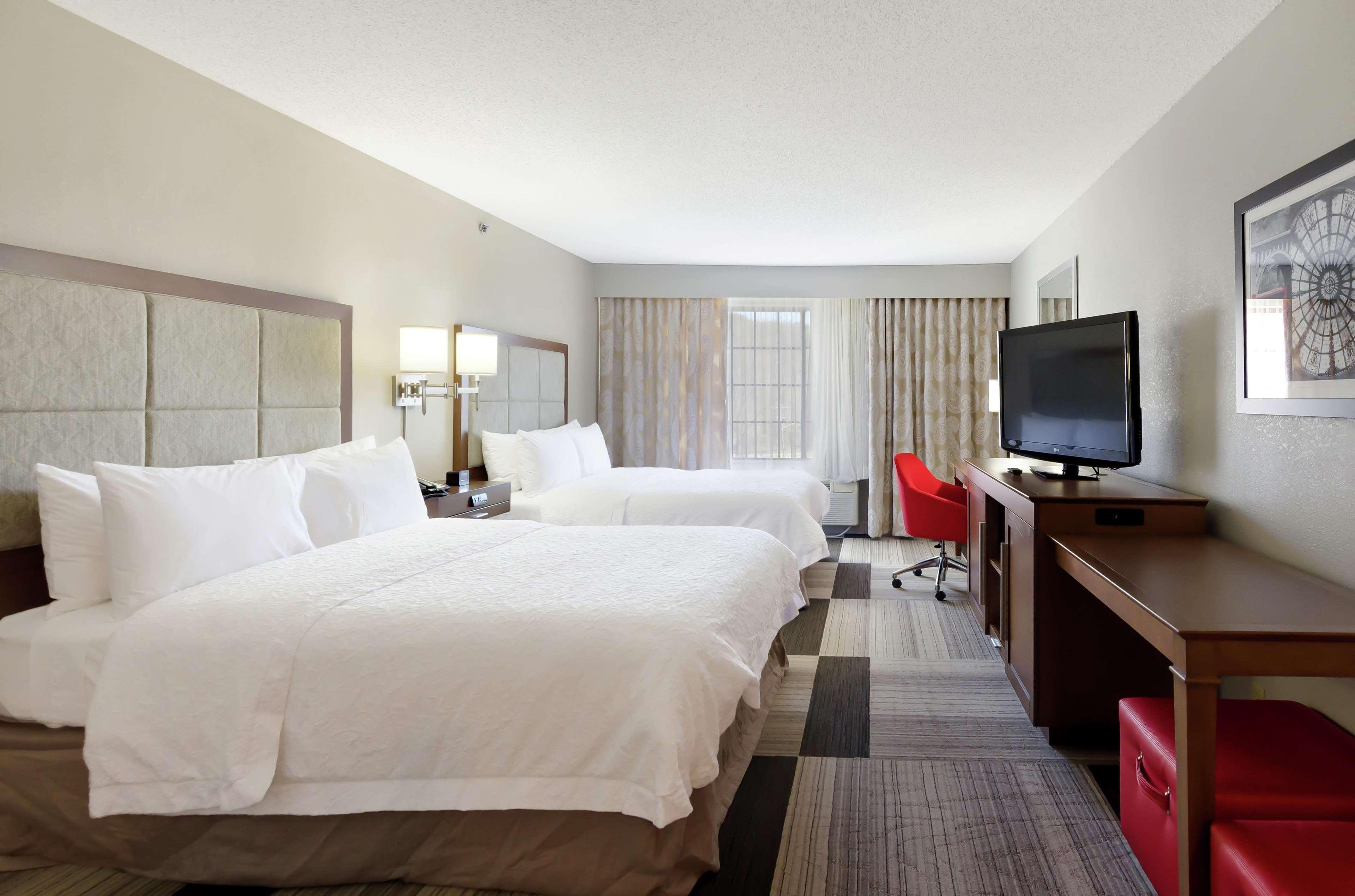 Hampton Inn Salem Exterior photo