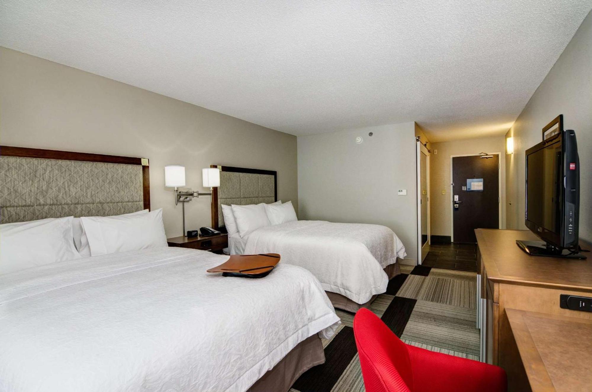 Hampton Inn Salem Exterior photo